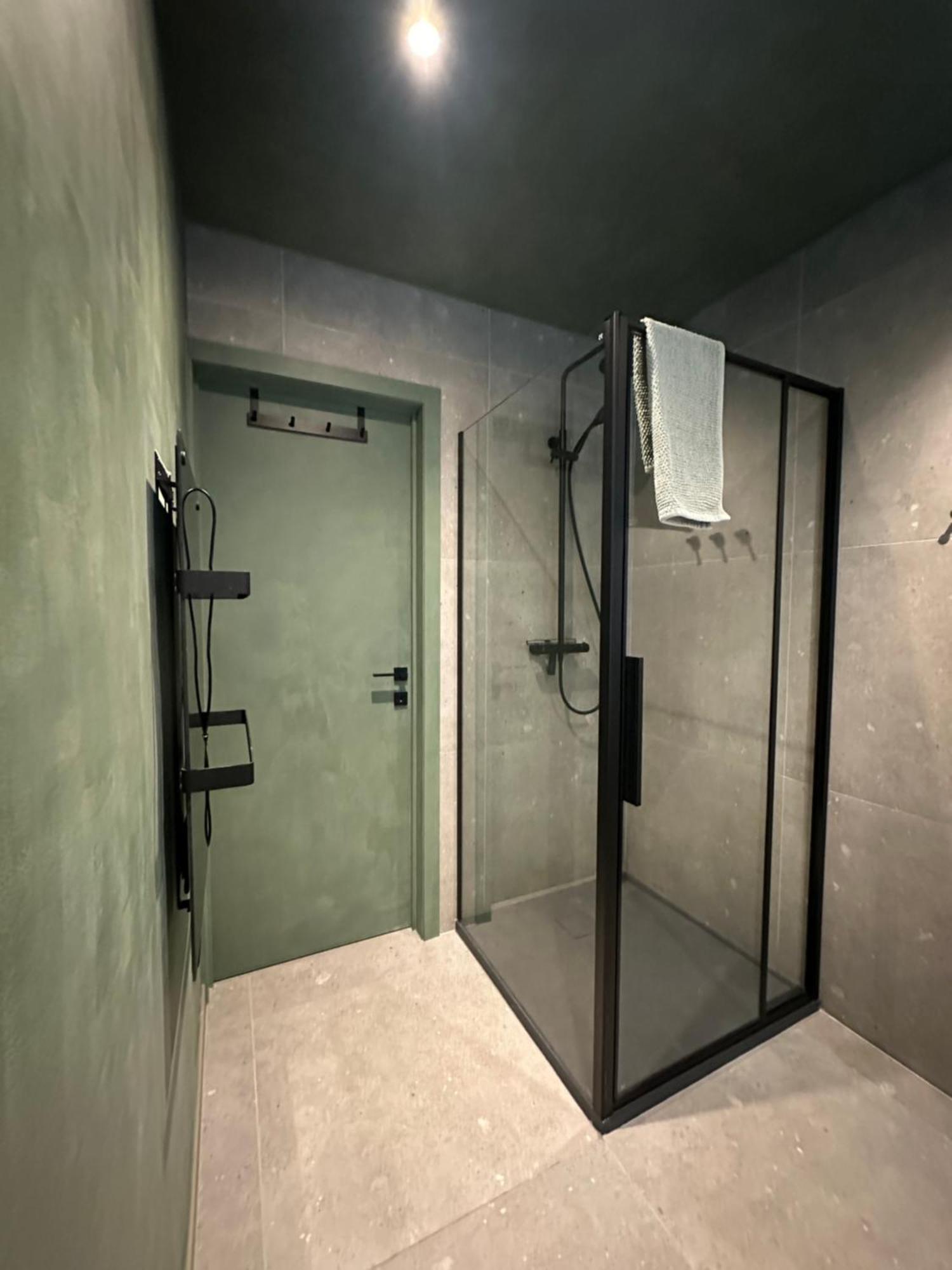 Studio By Aimee - 20M From The Beach & In City Centre! Ostende Exterior foto